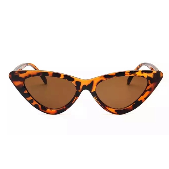 Accessories - 🐆 Leopard Print Cat Eye Plastic Sunglasses 🐆